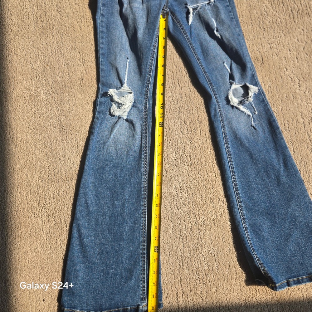 Indigo Rein Womens Distressed Flare Jeans Blue Medium Wash Shredded Knee Size 7 - Picture 5 of 6